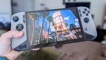 Intel Arc graphics driver update improves “performance and frame pacing” on MSI Claw handhelds with Core Ultra 200V chips